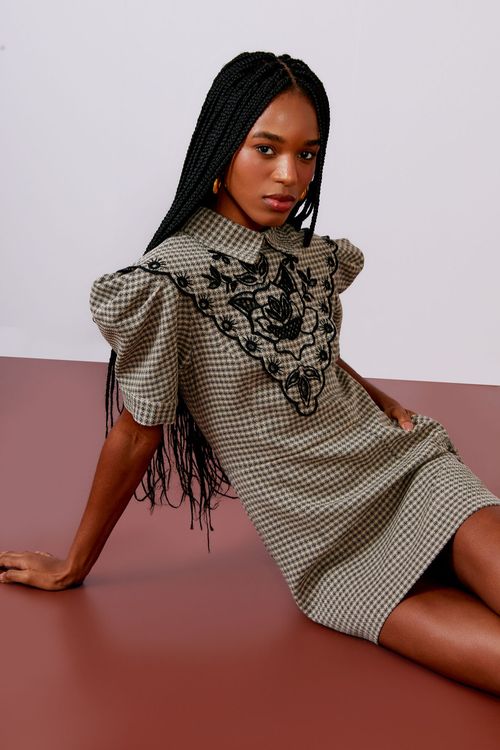 Vestido Tweed Escocês Gola Bordada