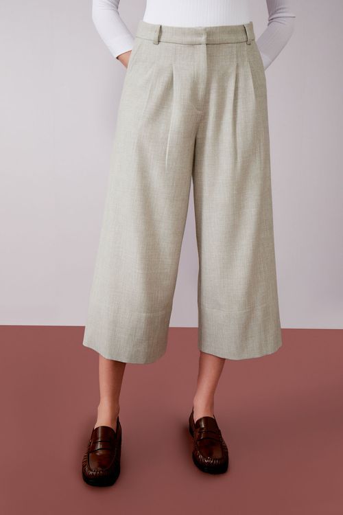 Calça Pantacourt Max Twill