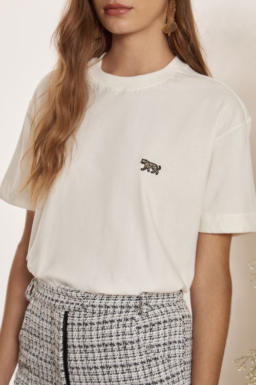 TSHIRT BORDADO ONCINHA